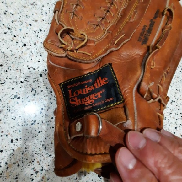 Louisville Slugger G125-5CW RHT Professional Player Design Made in Japan Glove - Picture 3 of 10